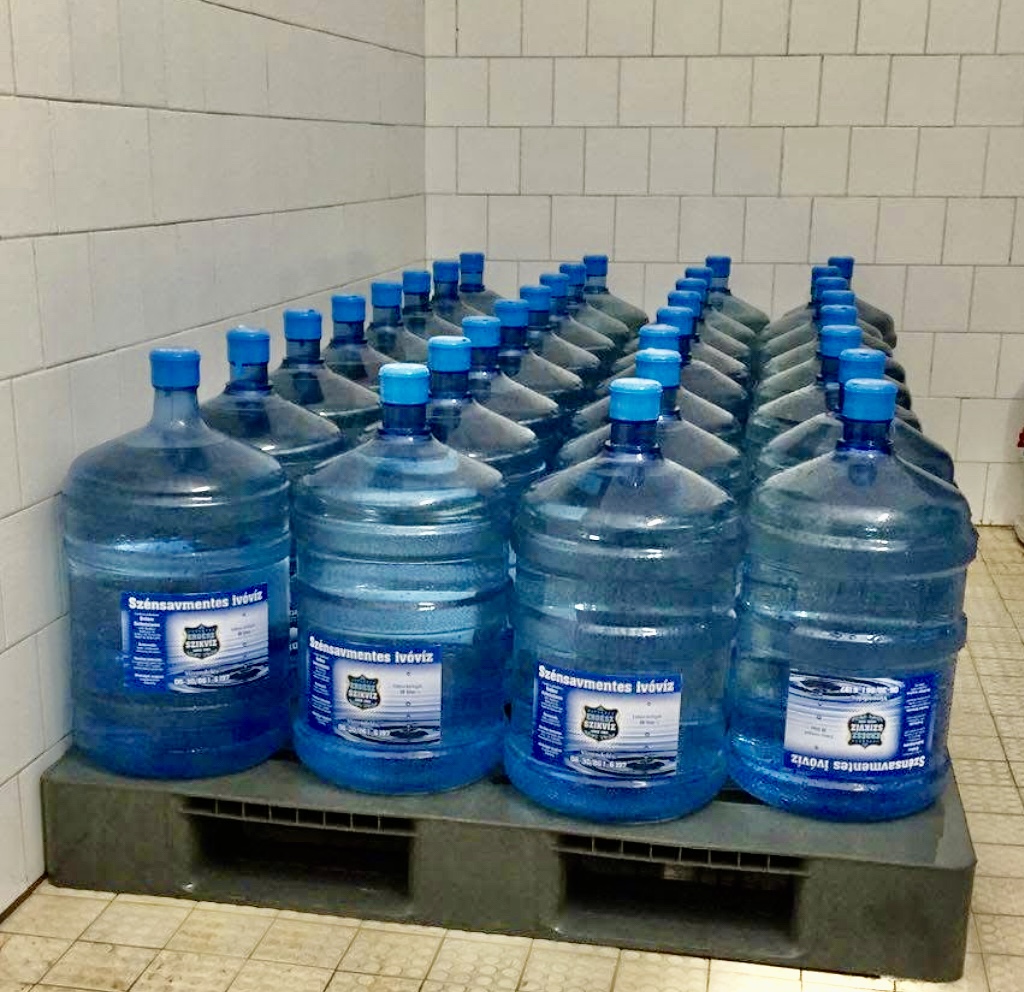 A kiszállítás díjtalan  - Nem kell a cipekedéssel bajlódnia, mi hozzuk és visszük a ballonokat  - Az üres ballonokat kicseréljük telire, ha kiürül  - Folyamatos kapcsolattartás, hogy ha bármilyen kérdés merülne fel, akkor egyből választ kapjon